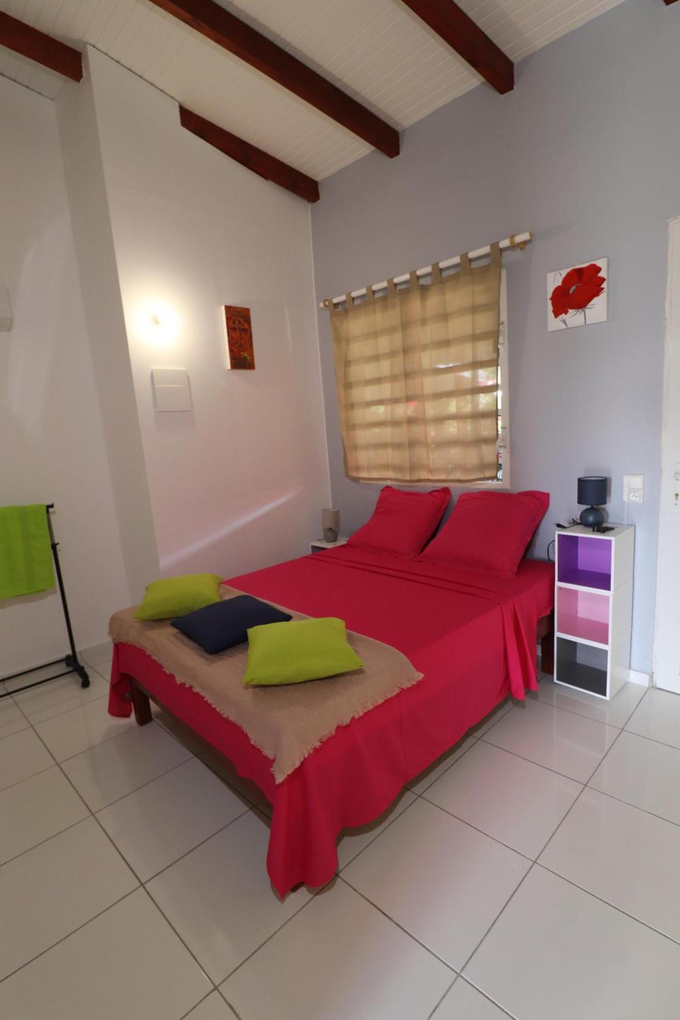 Les Gîtes De L'union Les Abymes Chambre photo