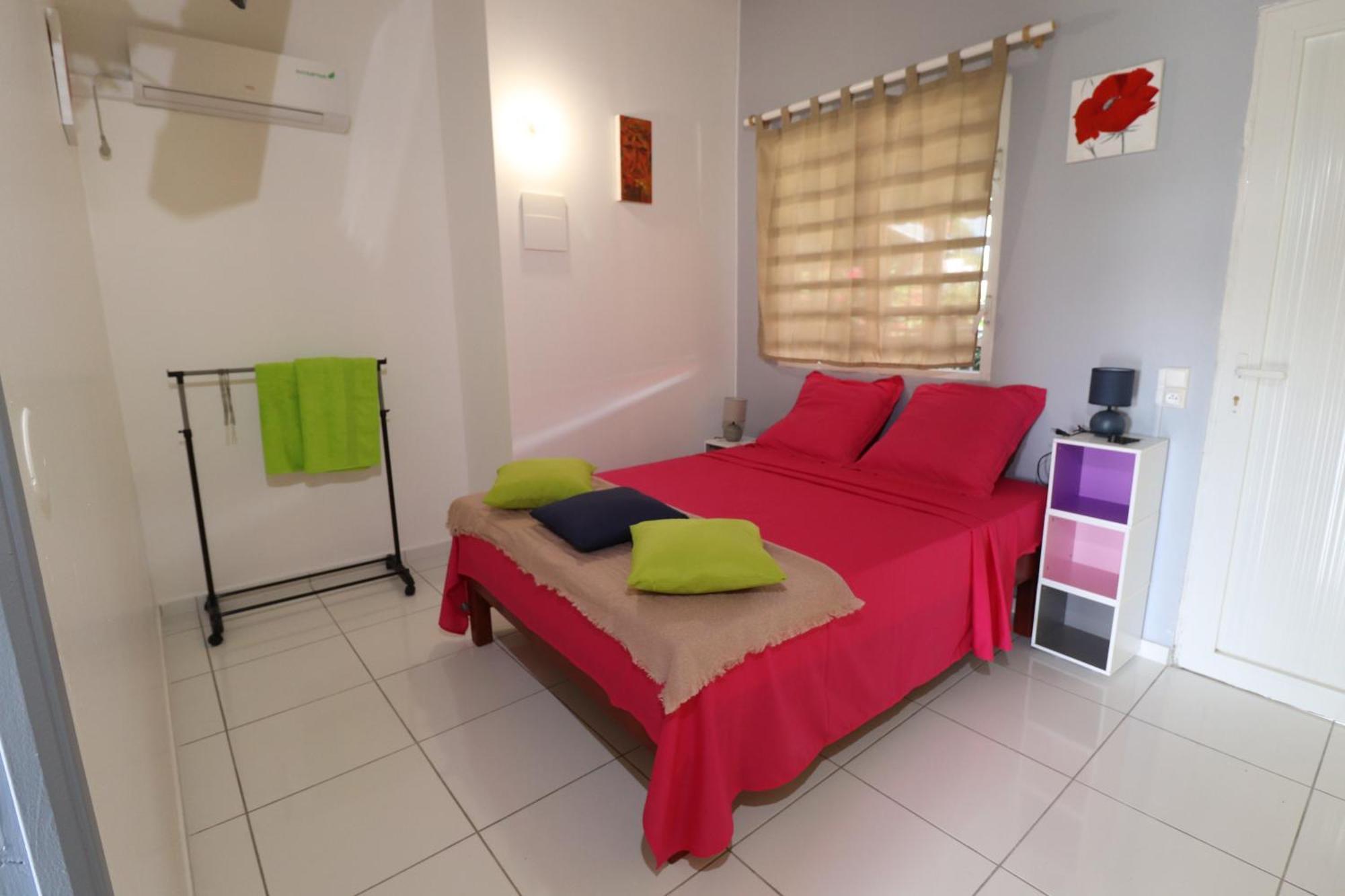 Les Gîtes De L'union Les Abymes Chambre photo