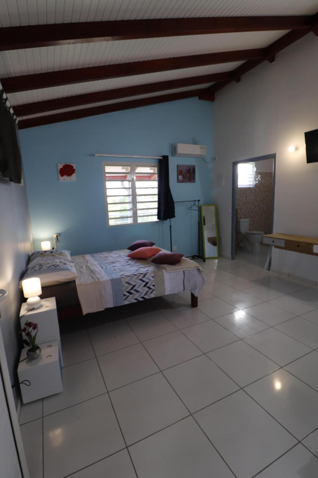 Les Gîtes De L'union Les Abymes Chambre photo