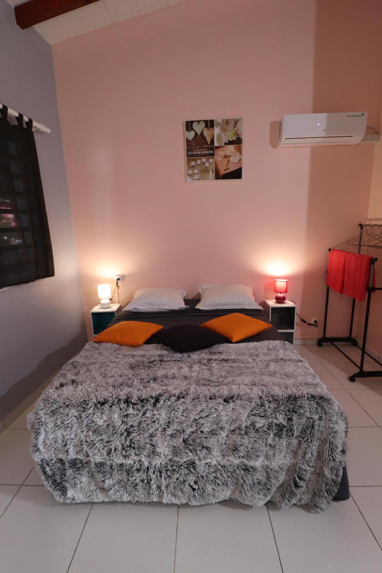 Les Gîtes De L'union Les Abymes Chambre photo