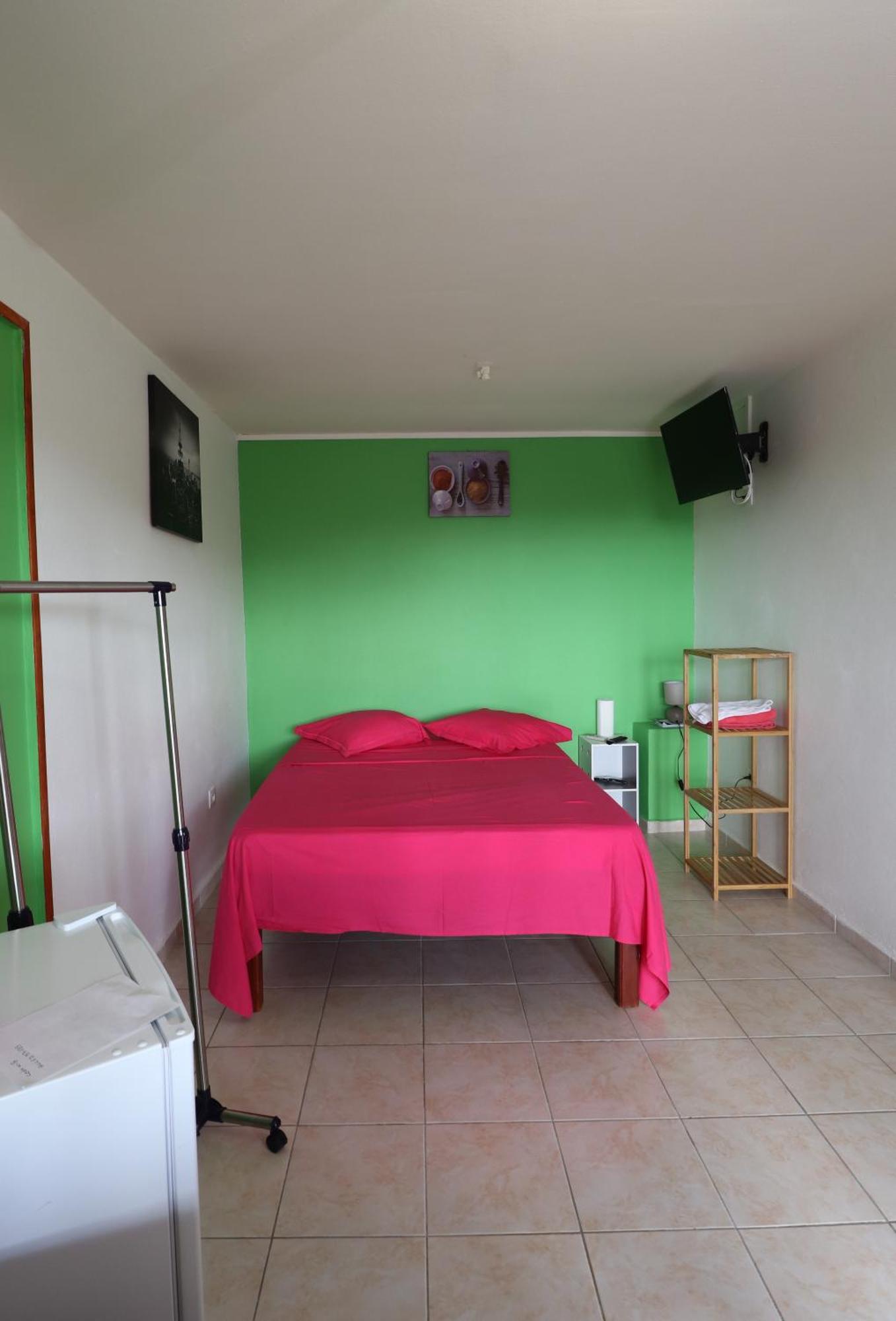 Les Gîtes De L'union Les Abymes Chambre photo